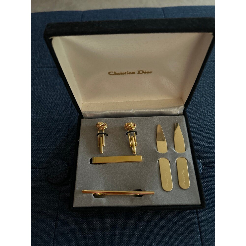 Christian Dior gold look men’s accessories